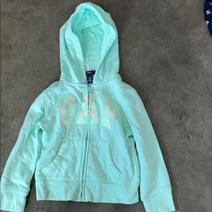 Girls size 4/5 Gap sweatshirt.